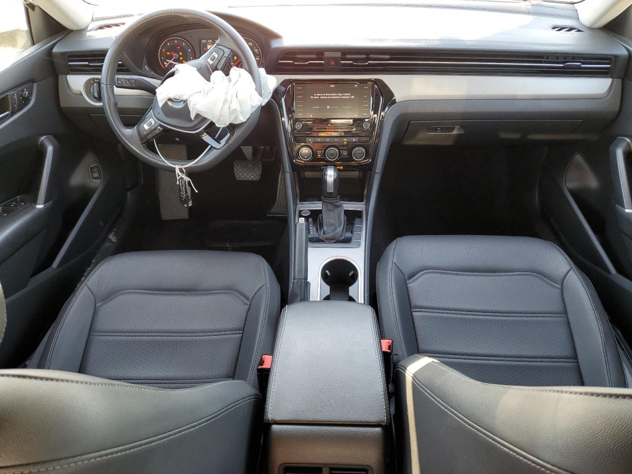 VOLKSWAGEN PASSAT SE