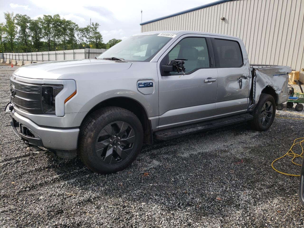 FORD F-150 LIGHTNING LARIAT