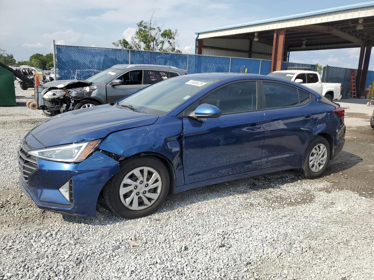 HYUNDAI ELANTRA SE