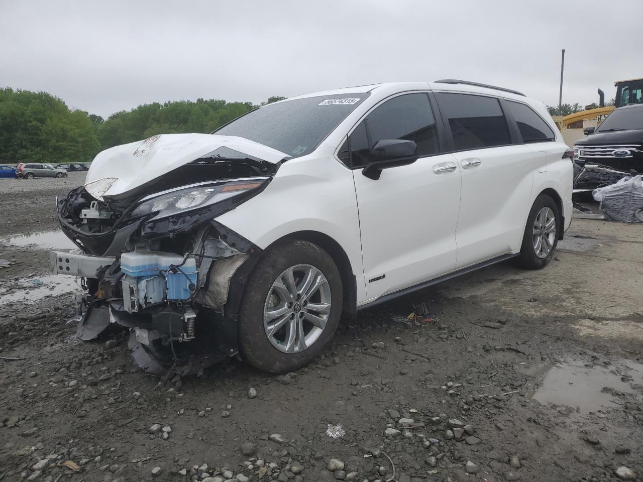 TOYOTA SIENNA XSE