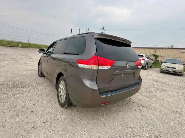 Vin: 5tddk3dc1ds062365, lot: 57693395, toyota all models xle 20133