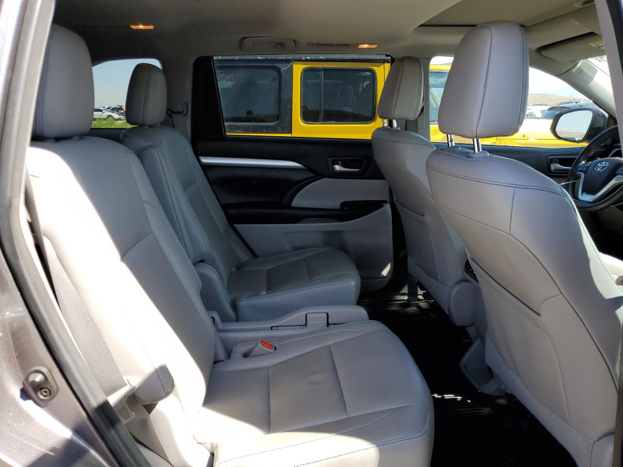 TOYOTA HIGHLANDER XLE