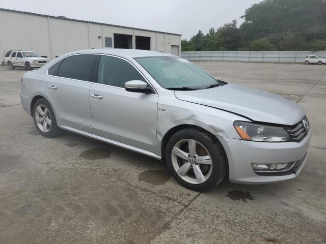 2015 VOLKSWAGEN PASSAT S 1VWAS7A31FC099917