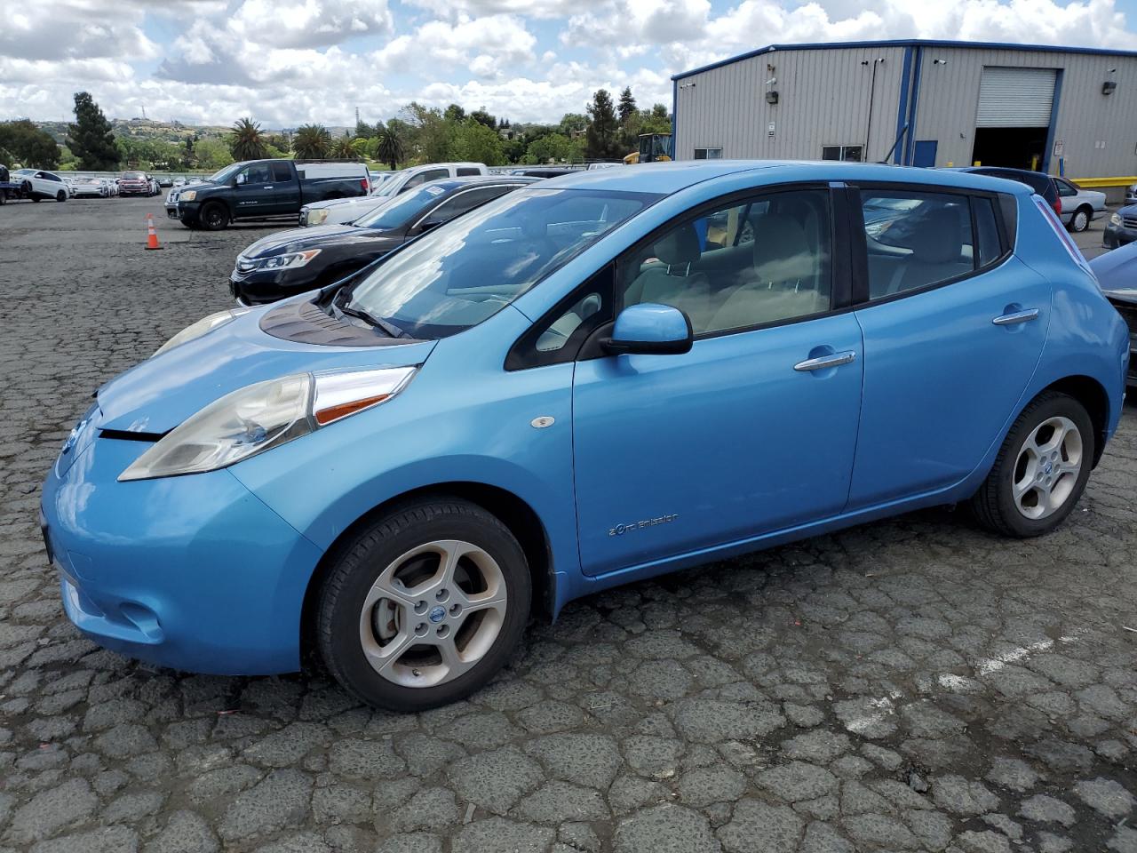 NISSAN LEAF SV
