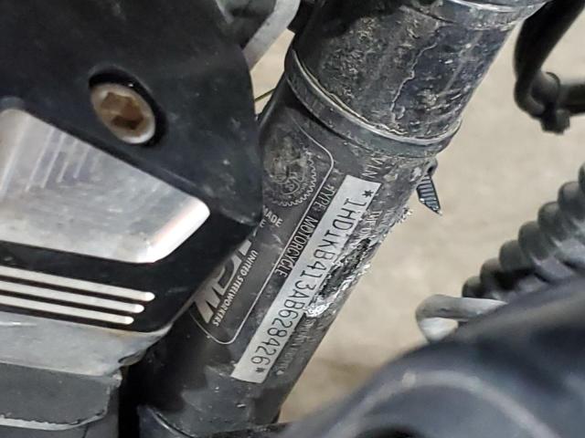 2010 HARLEY-DAVIDSON FLHX - 1HD1KB413AB628426