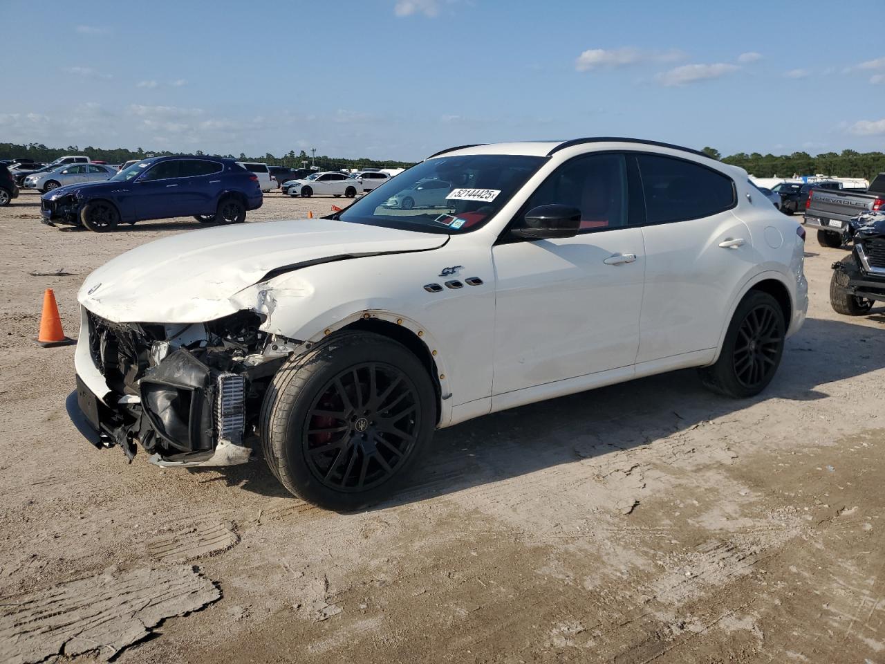 MASERATI LEVANTE BASE