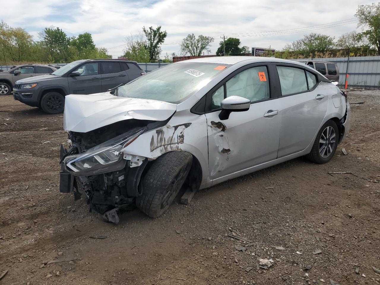 NISSAN VERSA SV