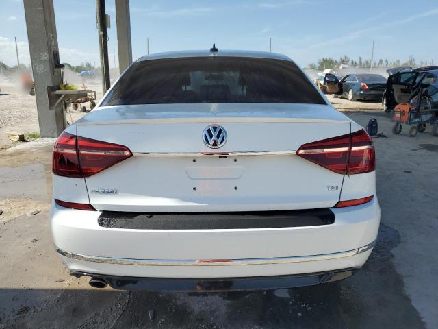 2017 VOLKSWAGEN PASSAT R-L - 1VWDT7A37HC050511