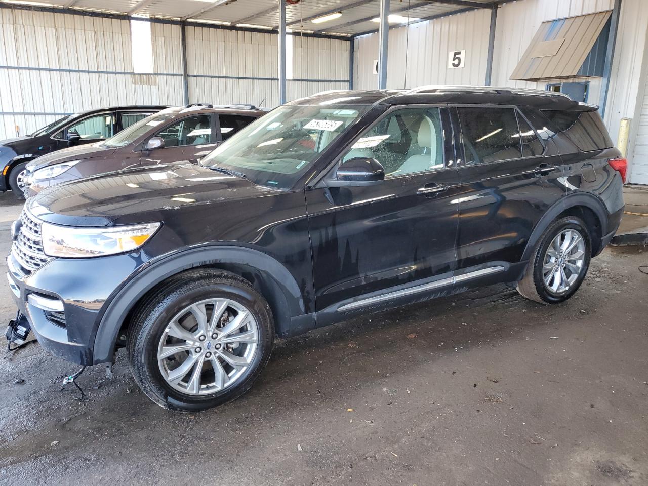  Salvage Ford Explorer