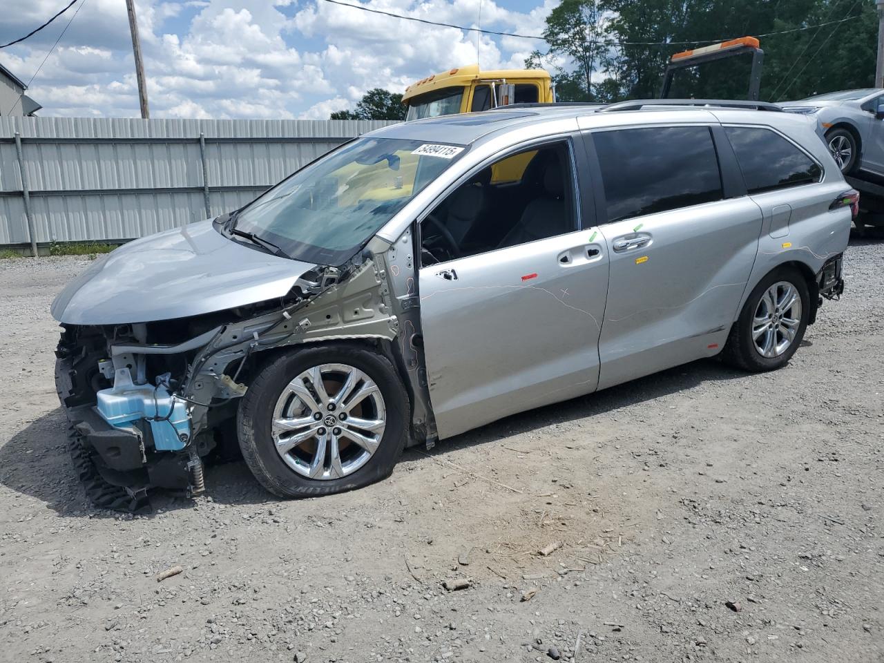 TOYOTA SIENNA XSE