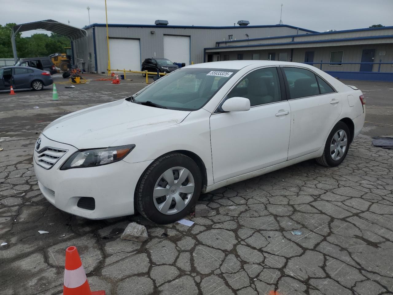 TOYOTA CAMRY BASE