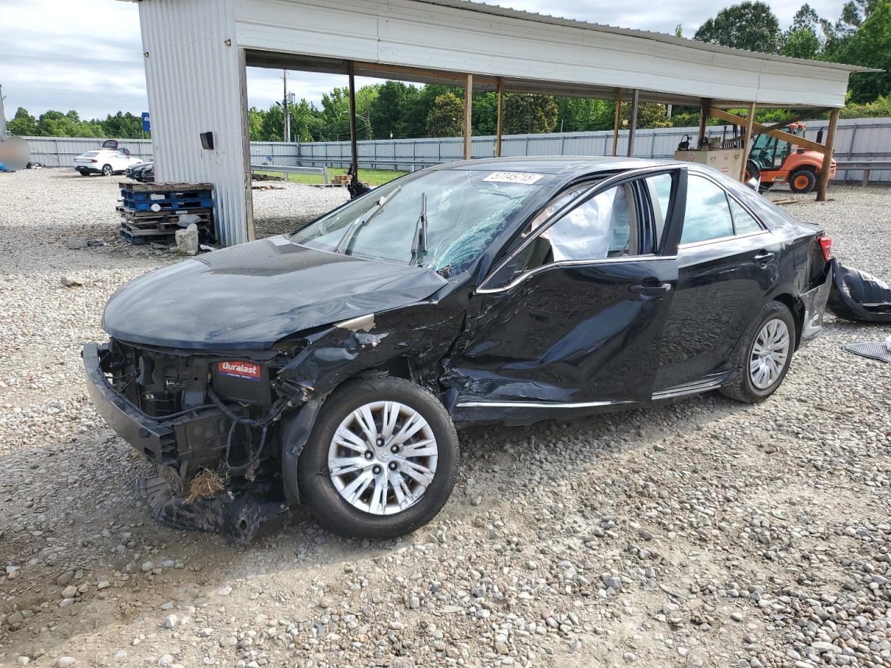 TOYOTA CAMRY BASE