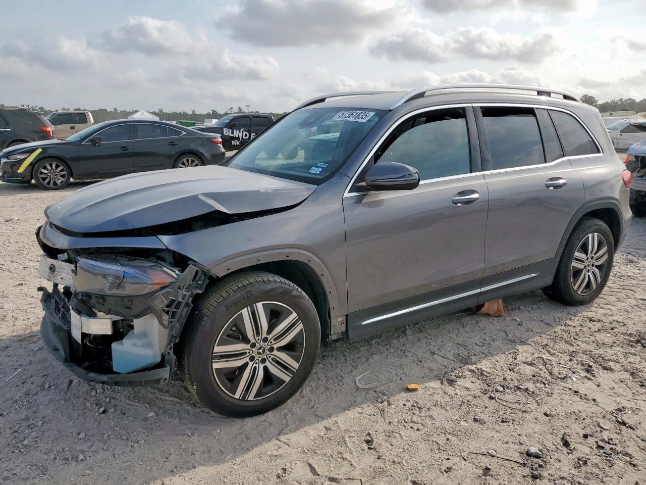 MERCEDES-BENZ EQB 250+