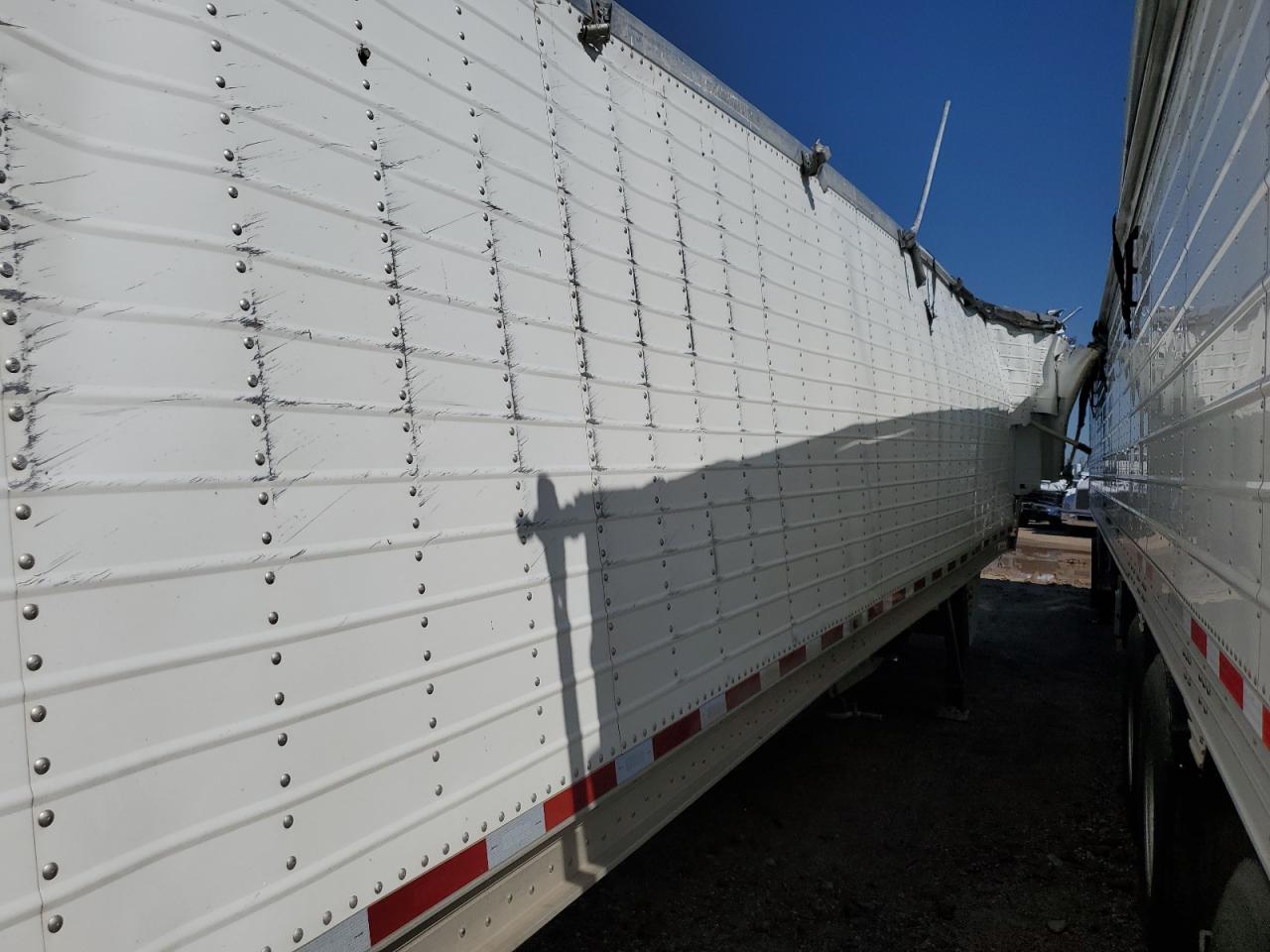 Lot #3202495708 2018 WILX HOPPER