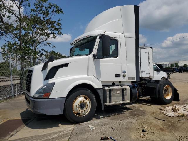 VOLVO VNL 2018 white  diesel 4V4N39TG3JN892506 photo #3