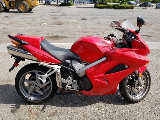 HONDA VFR 800 2004 red  gas JH2RC46144M601164 photo #1