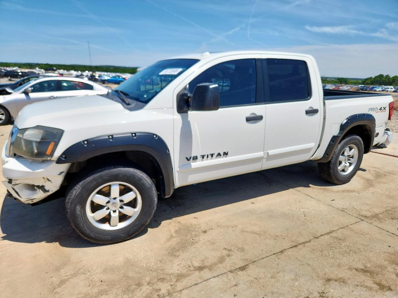 NISSAN TITAN S