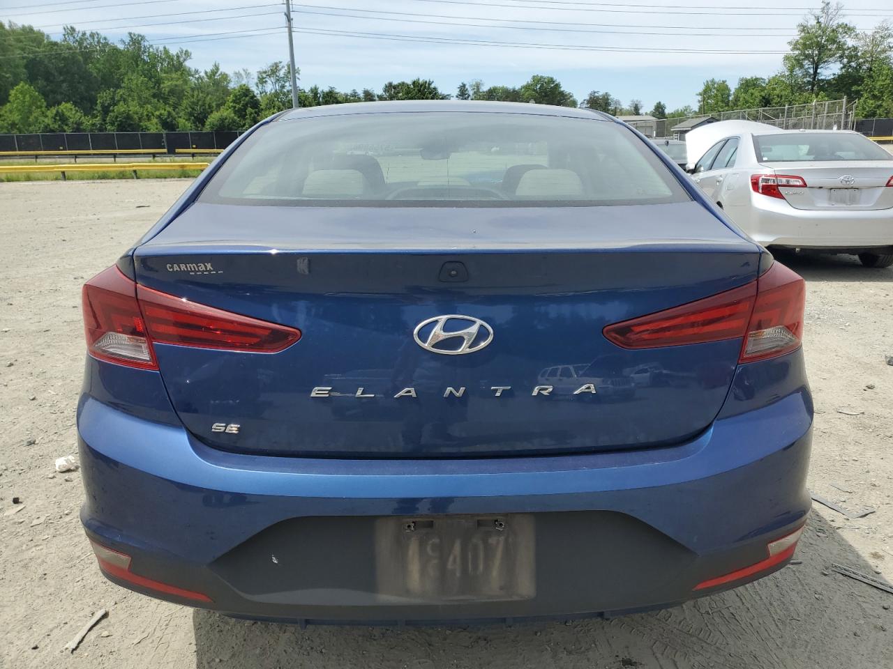 HYUNDAI ELANTRA SE