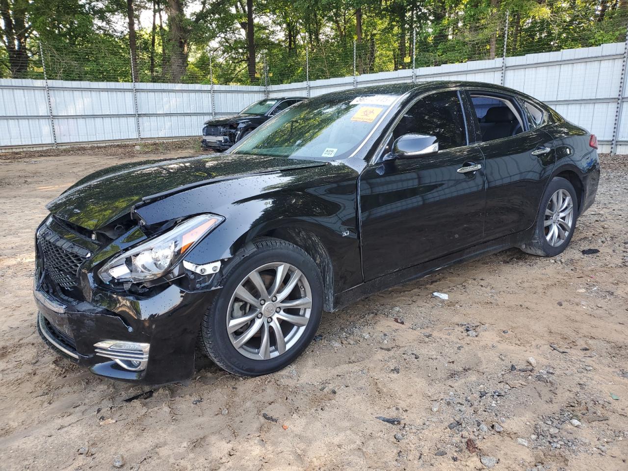 INFINITI Q70 3.7
