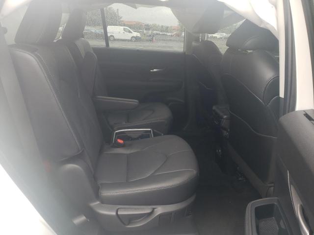 2024 TOYOTA GRAND HIGH 5TDAAAB56RS056857