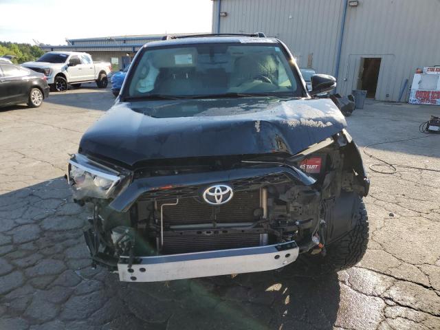 2019 TOYOTA 4RUNNER SR - JTEBU5JR2K5635696