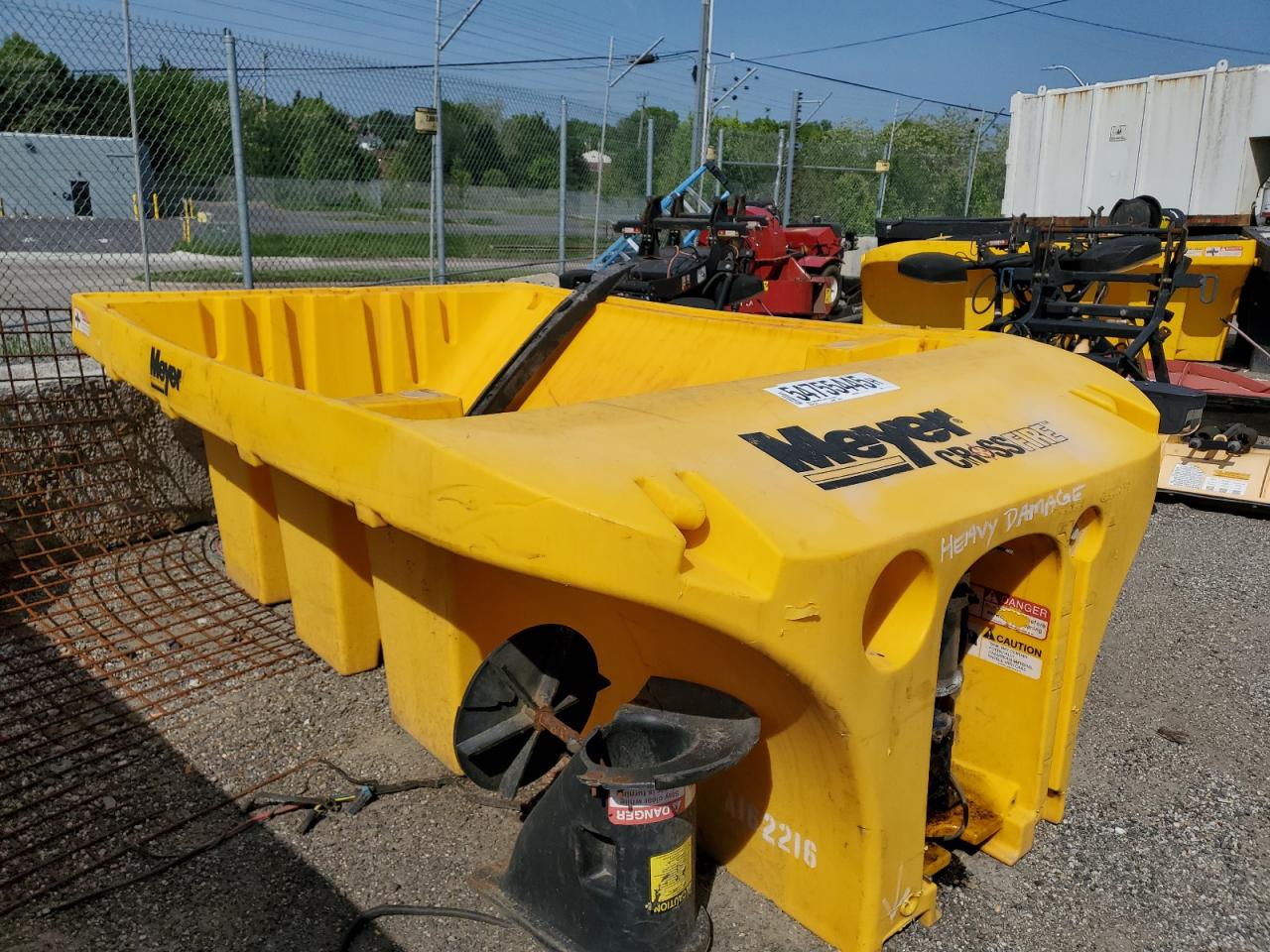 Lot #3178303326 2000 SALT SPREADER