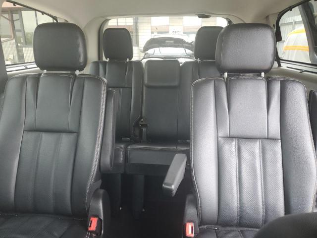 2015 CHRYSLER TOWN & COU - 2C4RC1CG1FR590396