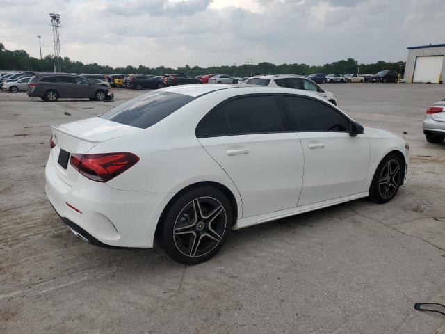 Vin: wdd3g4eb8kw006337, lot: 57532225, mercedes-benz a-class 220 20193