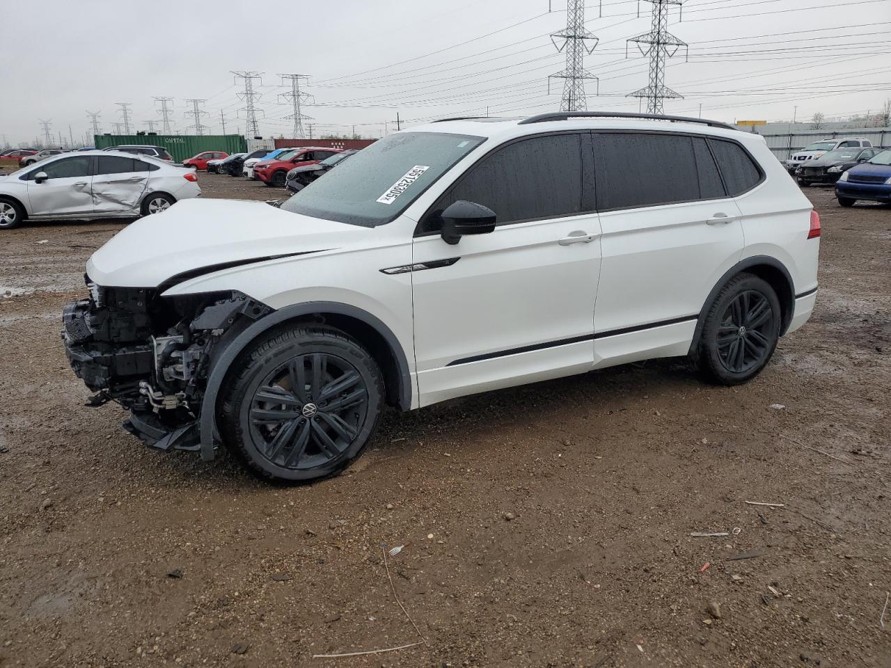 VOLKSWAGEN TIGUAN SE R-LINE BLACK