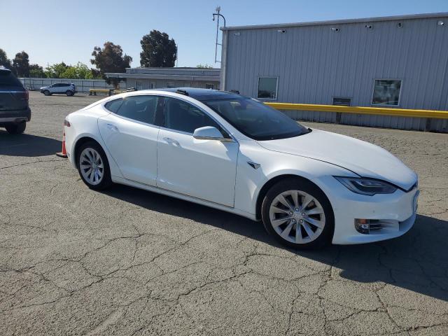 Vin: 5yjsa1e1xhf177925, lot: 55118215, tesla model s 20174