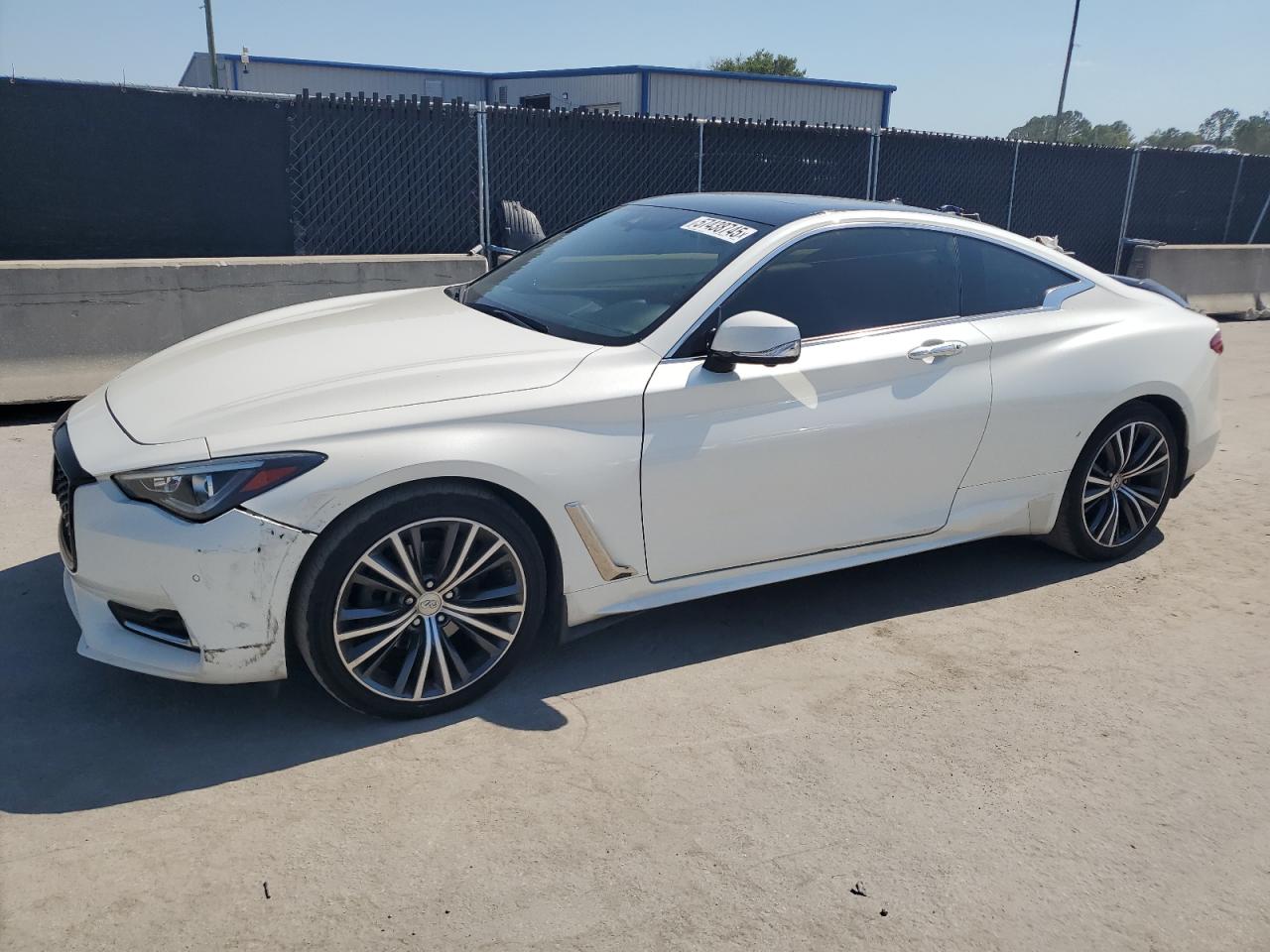 INFINITI Q60 LUXE