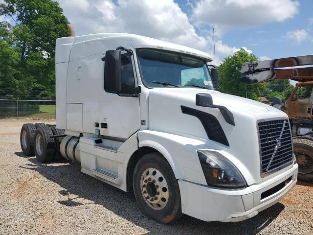 VOLVO VNL 2018 white  diesel 4V4NC9EH2JN996121 photo #1