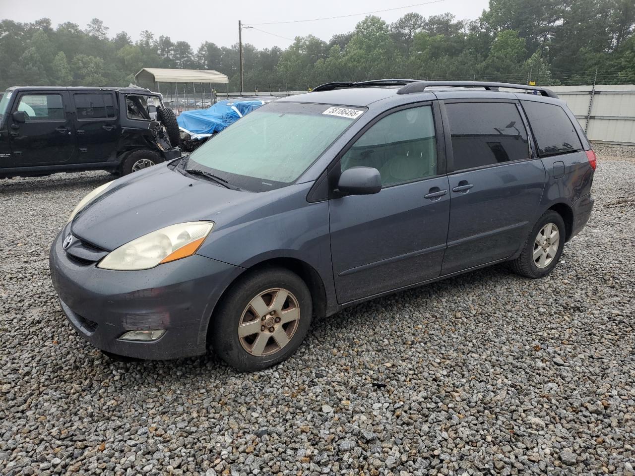  Salvage Toyota Sienna