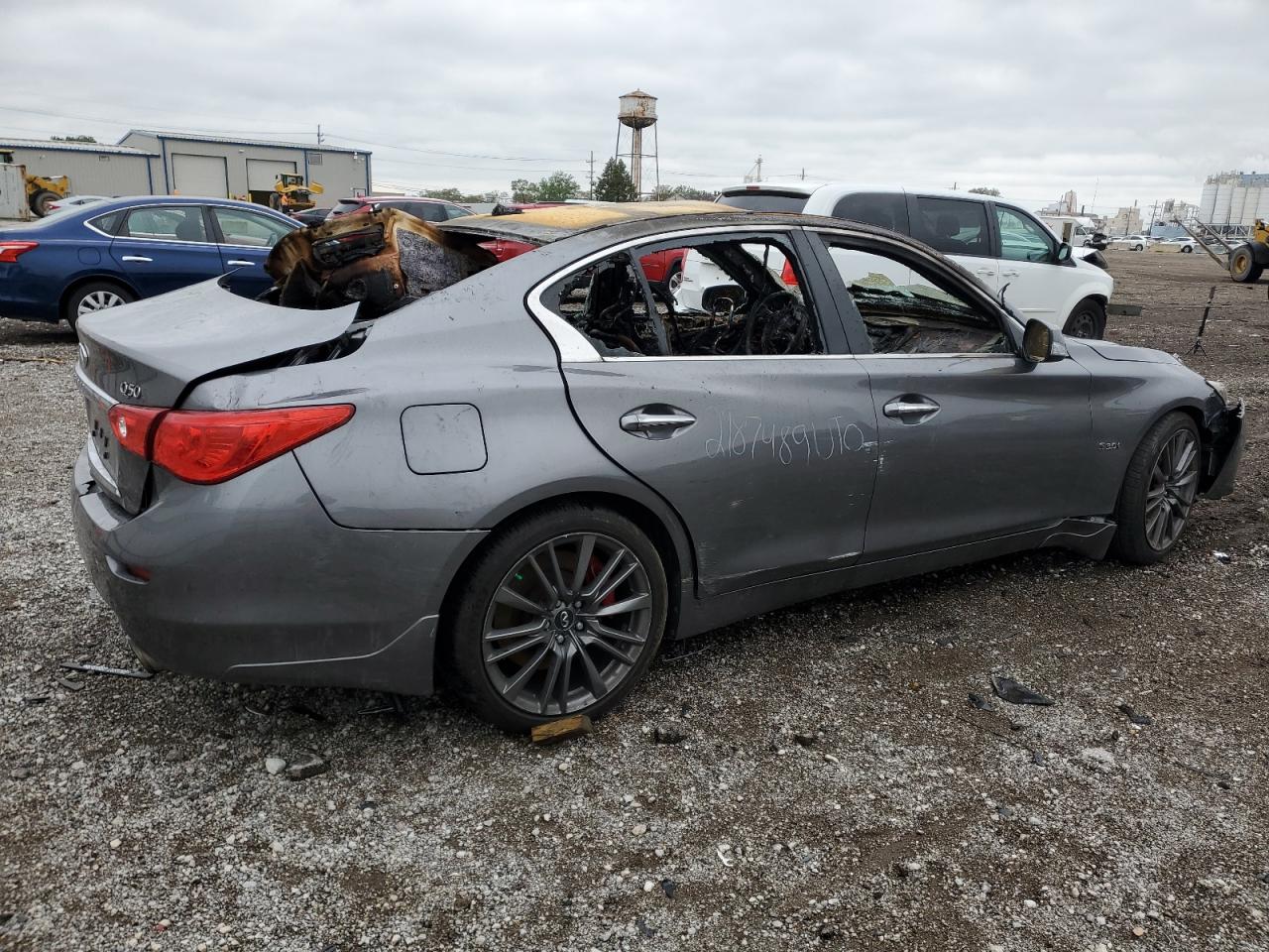 INFINITI Q50 RED SPORT 400