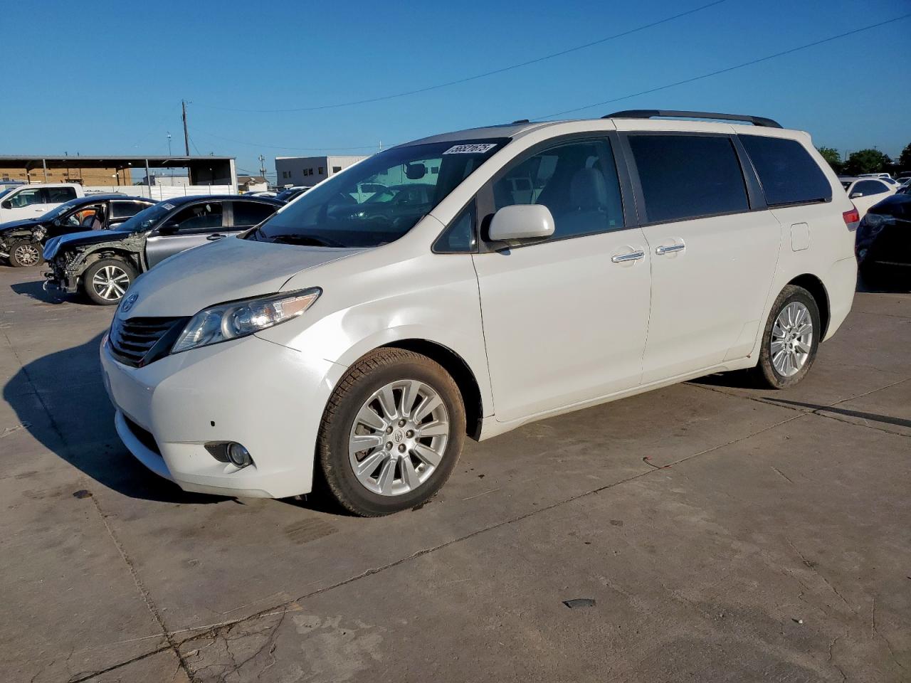 TOYOTA SIENNA XLE