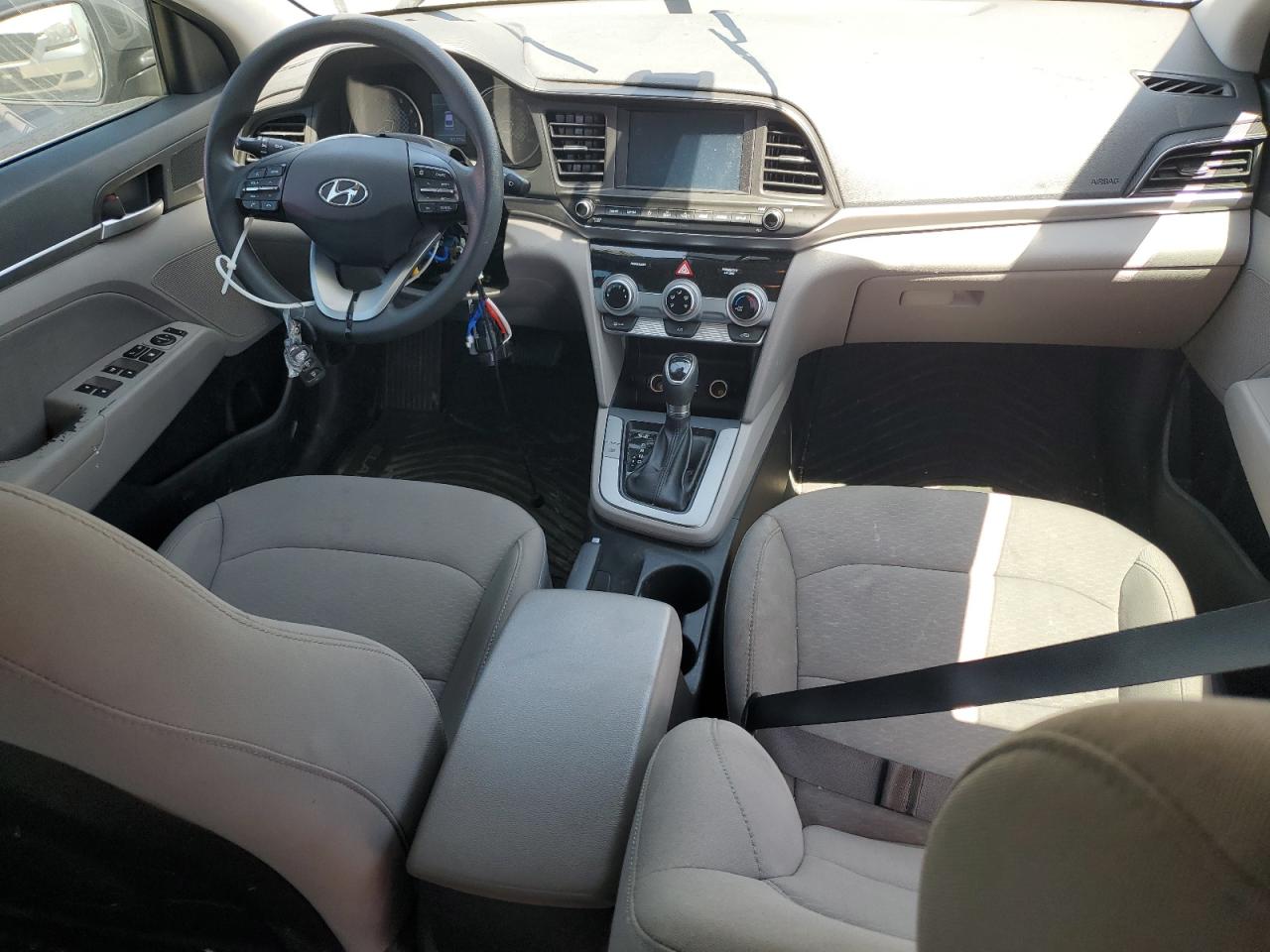 HYUNDAI ELANTRA SEL