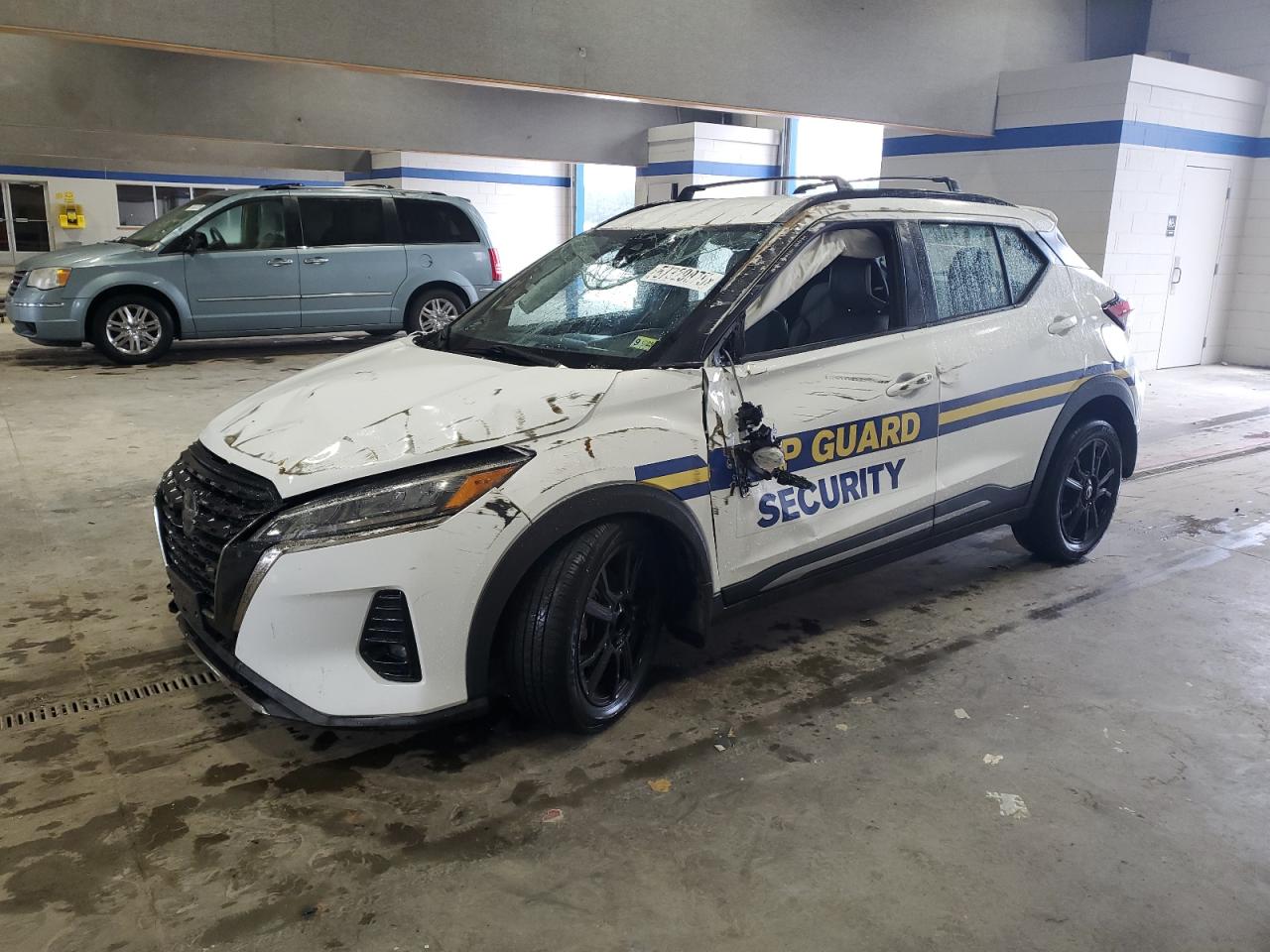 NISSAN KICKS SR