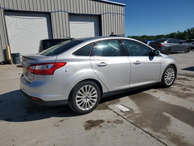 Vin: 1fahp3j25cl472591, lot: 56049935, ford focus titanium 20123