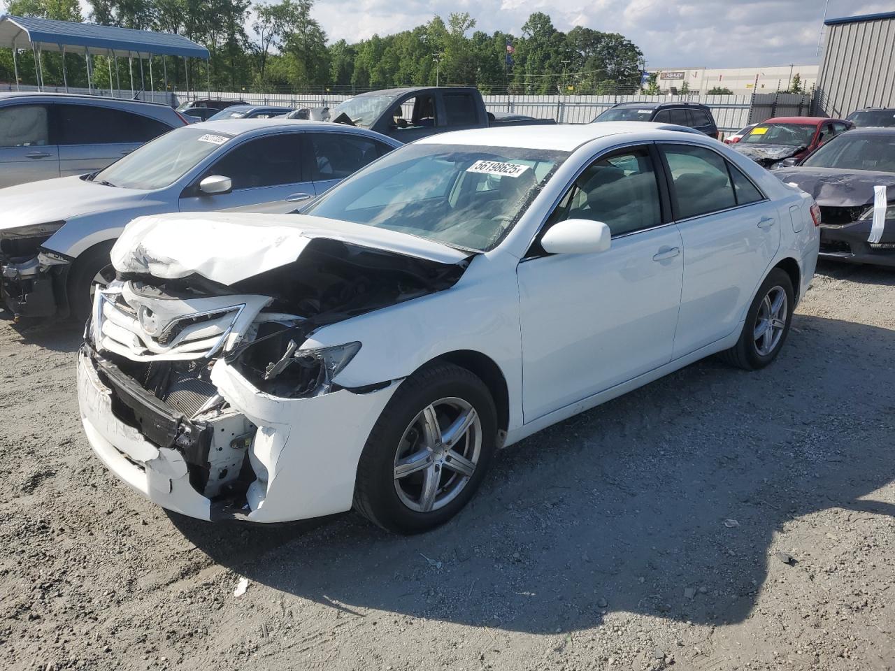 TOYOTA CAMRY BASE