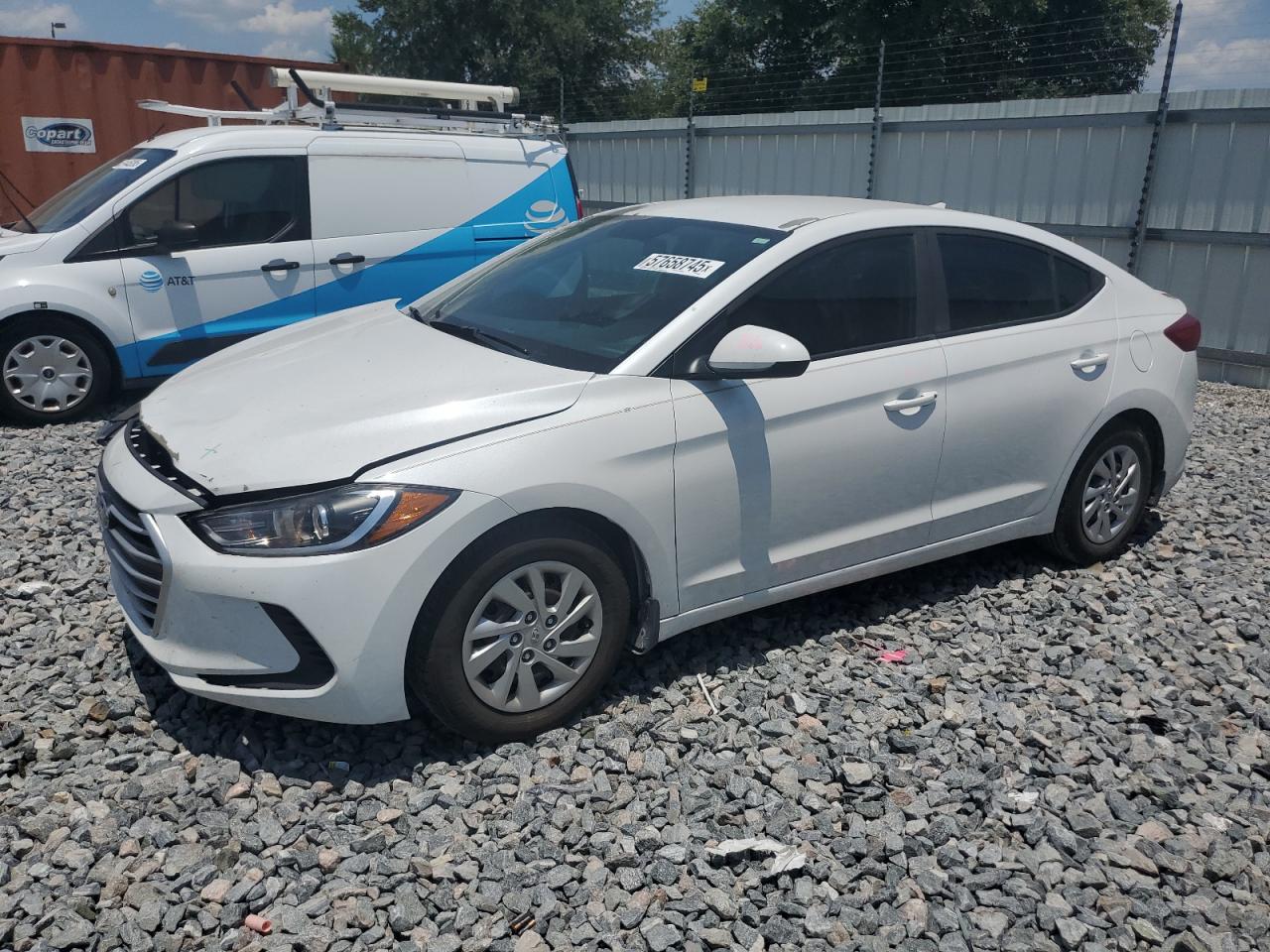 HYUNDAI ELANTRA SE