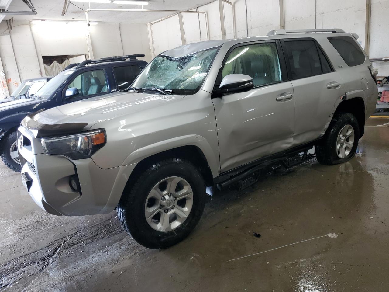 TOYOTA 4RUNNER SR5/SR5 PREMIUM