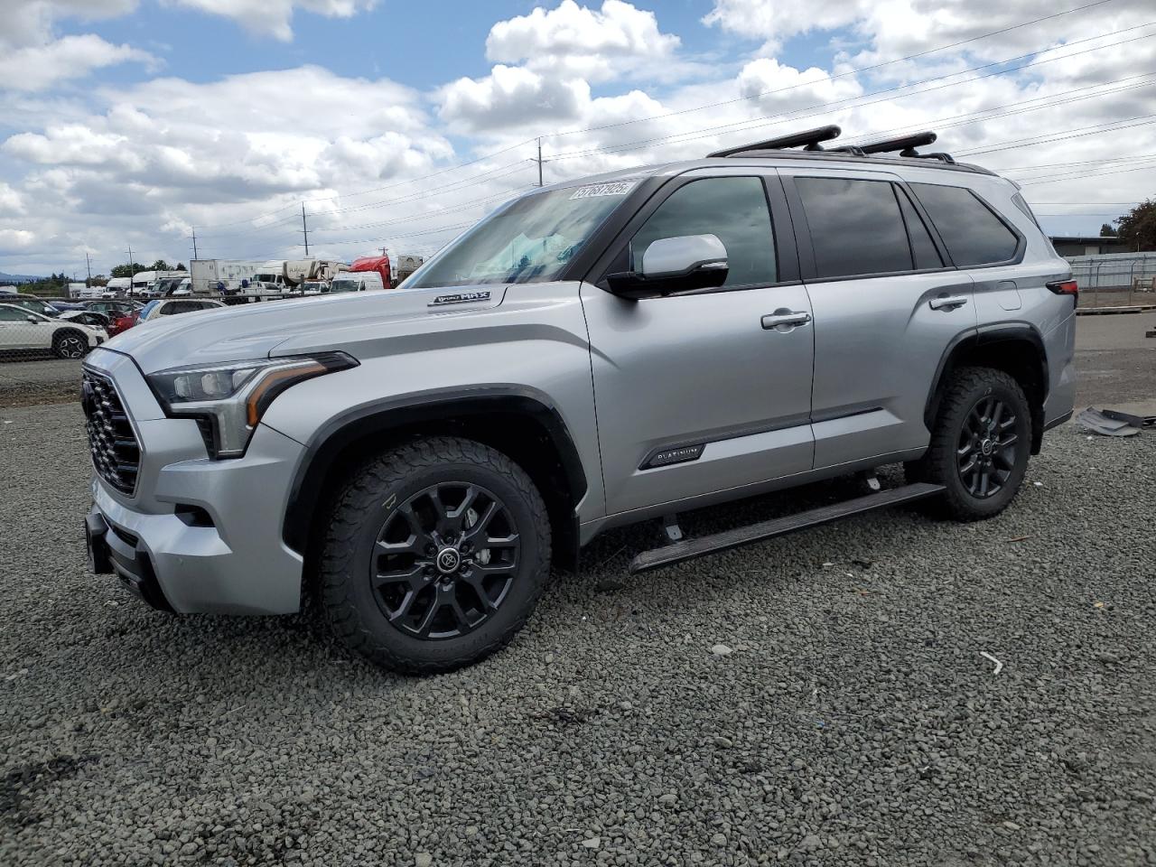 TOYOTA SEQUOIA SR5