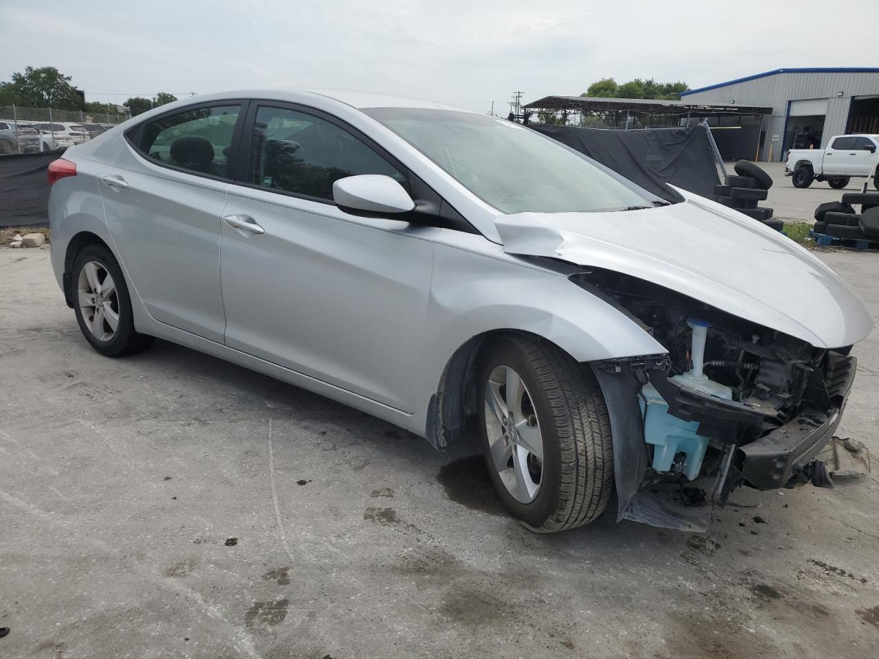 Hyundai Elantra gl 2013