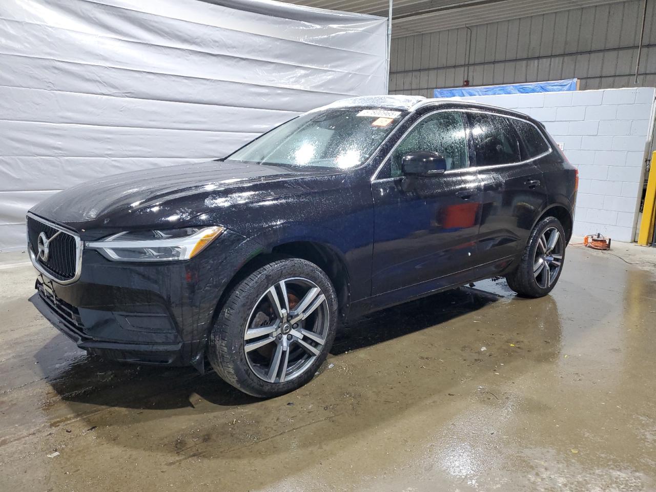VOLVO XC60 T6 MOMENTUM