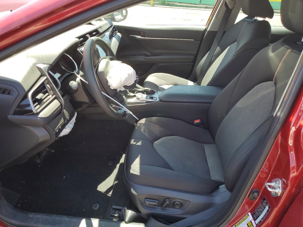 Toyota Camry le 2020