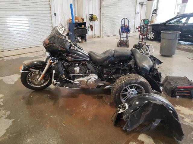 2011 HARLEY-DAVIDSON FLHTCUTG 1HD1MAM19BB850135