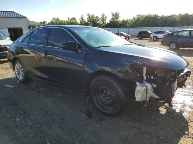 Vin: 4t1bf1fk2hu673877, lot: 57566695, toyota camry le 20174