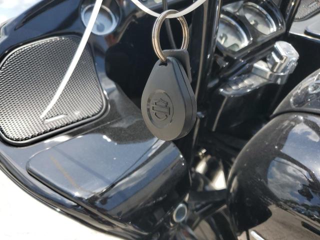 2017 HARLEY-DAVIDSON FLTRXS ROA - 1HD1KTC1XHB621619