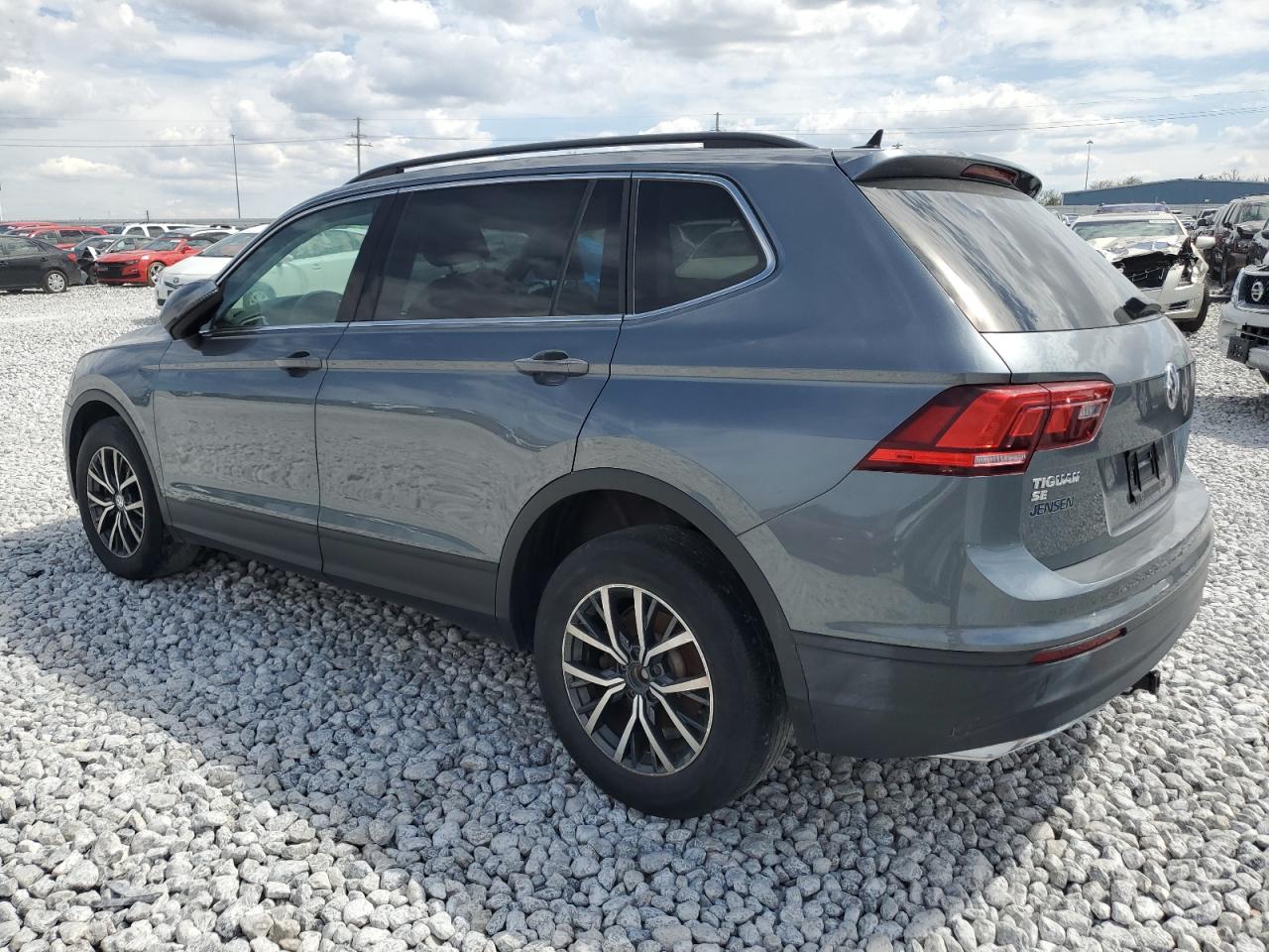 VOLKSWAGEN TIGUAN SE