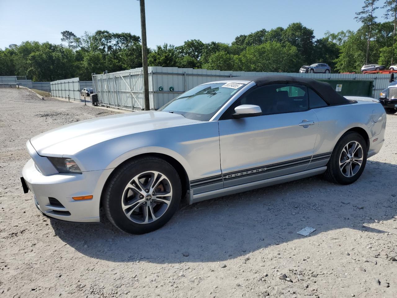 FORD MUSTANG